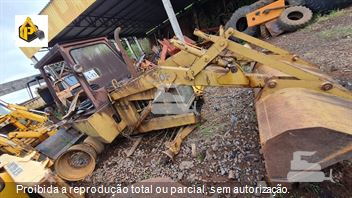 Sucata de Retro Escavadeira CASE 580h  para retirada de peças 