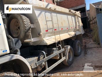 Caminhão Scania G-440 B 6x4 2p (Diesel) (E5)