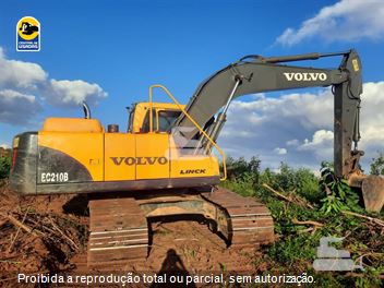 Escavadeira Volvo EC210B