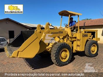 Pá Carregadeira Michigan 55A