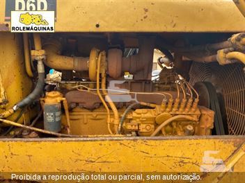 Trator de Esteira Caterpillar D6D
