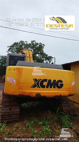 Escavadeira XCMG XE210