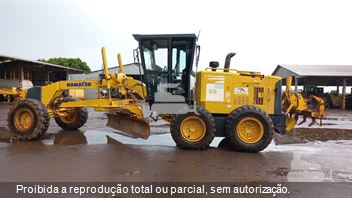 Motoniveladora Komatsu GD555-3