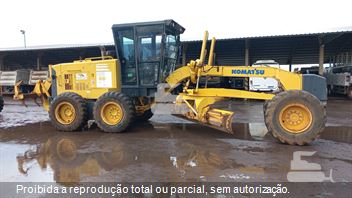 Motoniveladora Komatsu GD555-3