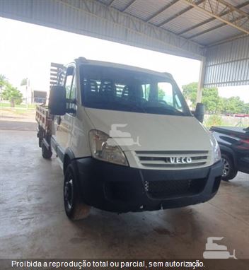 Caminhão Iveco DAILY CHASSI 45S14 CD 4p (Diesel)
