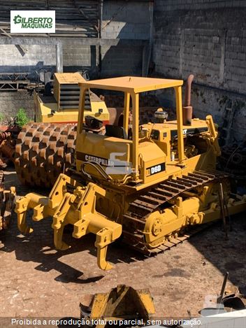 Trator de Esteira Caterpillar D6E