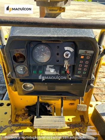 Trator de Esteira New Holland D130