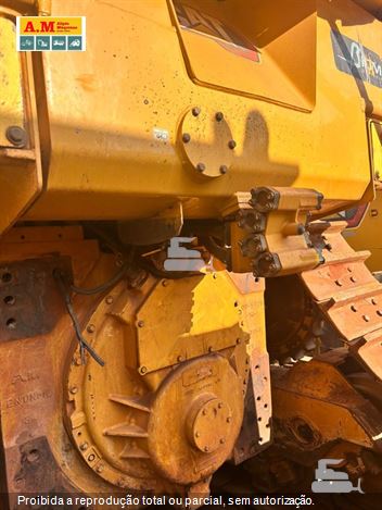 Trator de Esteira Caterpillar D8T