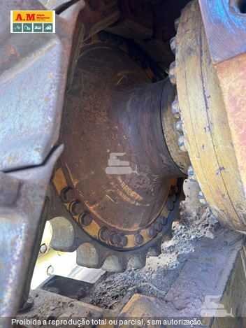 Trator de Esteira Caterpillar D8T