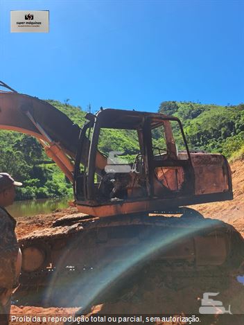 Escavadeira Case CX160