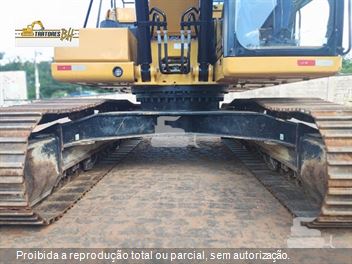 Escavadeira Caterpillar 320