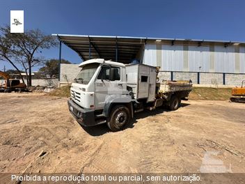 Caminhão Volkswagen 17-180 WORKER 3-Eixos 2p (diesel)