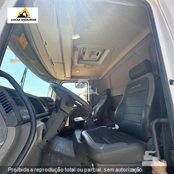 Caminhão Volkswagen 32-360 Constellation 6x4 2p (diesel)(E5)