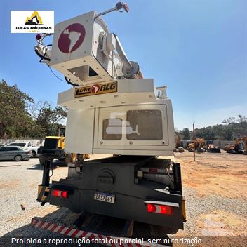 Caminhão Volkswagen 32-360 Constellation 6x4 2p (diesel)(E5)