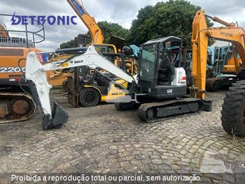 Mini-Escavadeira Bobcat E45