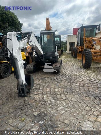 Mini-Escavadeira Bobcat E45