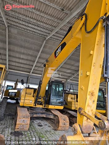 Escavadeira Caterpillar 320D