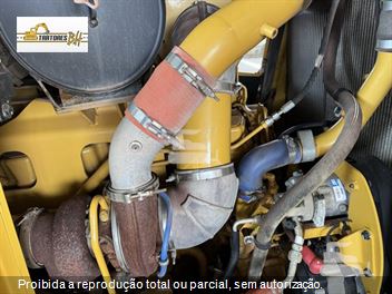 Trator de Esteira Caterpillar D8T