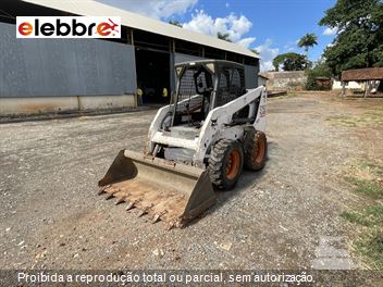 Mini-Carregadeira Bobcat S150