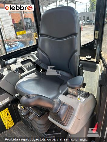 Mini-Escavadeira Bobcat E26