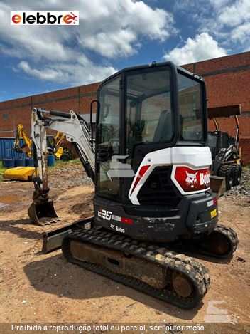 Mini-Escavadeira Bobcat E26