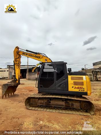 Escavadeira New Holland E145C EVO