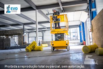 Plataforma Aérea (Elevatória) Haulotte Compact 10