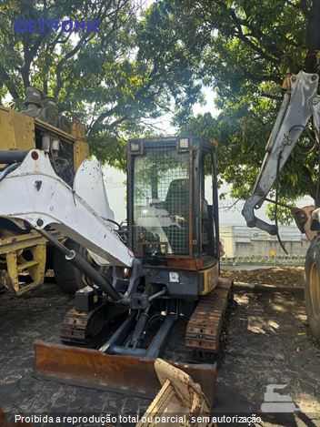 Mini-Escavadeira Bobcat E35