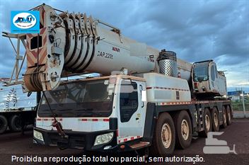 Guindaste XCMG QAY220