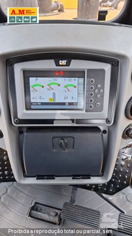 Trator de Esteira Caterpillar D8T