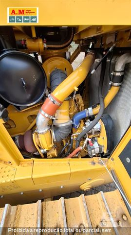 Trator de Esteira Caterpillar D8T