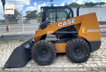 Mini-Carregadeira Case SR200