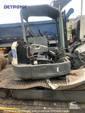 Mini-Escavadeira Bobcat E45