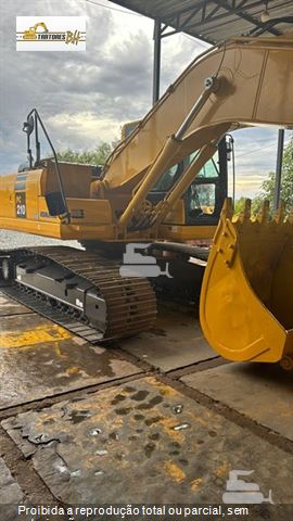 Escavadeira Komatsu PC210