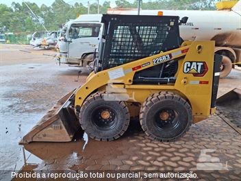 Mini-Carregadeira Caterpillar 226B 3