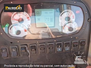 Trator de Esteira New Holland D150 B