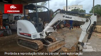 Mini-Escavadeira Bobcat 325