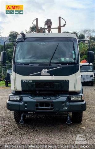 Caminhão Volvo VM 330 6x4 2p (Diesel) (E5)