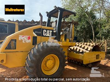 Rolo Compactador Caterpillar CP-533E