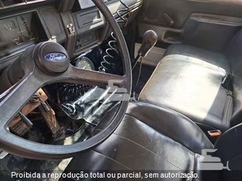 Caminhão Ford F-14000 HD 2p (diesel)
