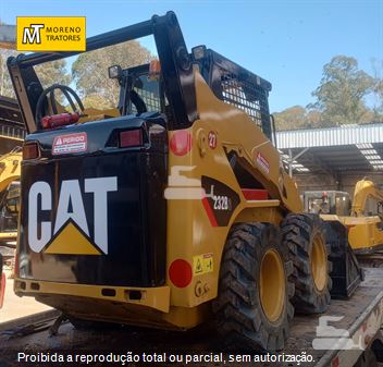 Mini-Carregadeira Caterpillar 232B