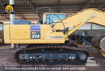 Escavadeira Komatsu PC210