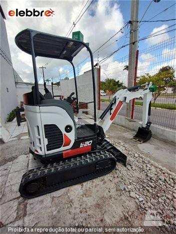 Mini-Escavadeira Bobcat E20