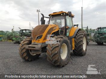 Trator Agrícola Valtra T230 CVT