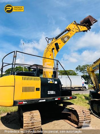 Escavadeira Caterpillar 320D2L