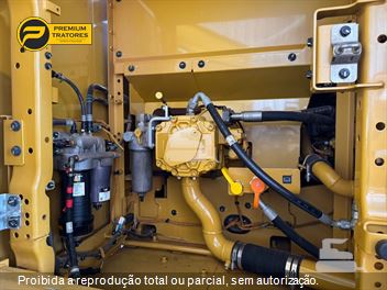 Escavadeira Caterpillar 320