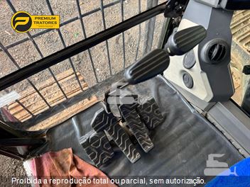 Escavadeira Caterpillar 320