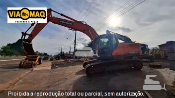 Escavadeira Doosan 225 LCV
