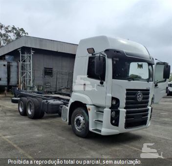 Caminhão Volkswagen 24-330 E Constellation 6x2 2p (Diesel)(E5)
