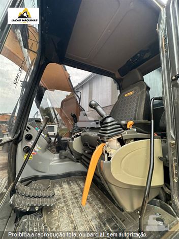 Escavadeira New Holland E145C EVO